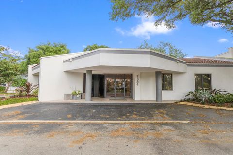 7351 Pines Blvd Pembroke Pines FL 33024