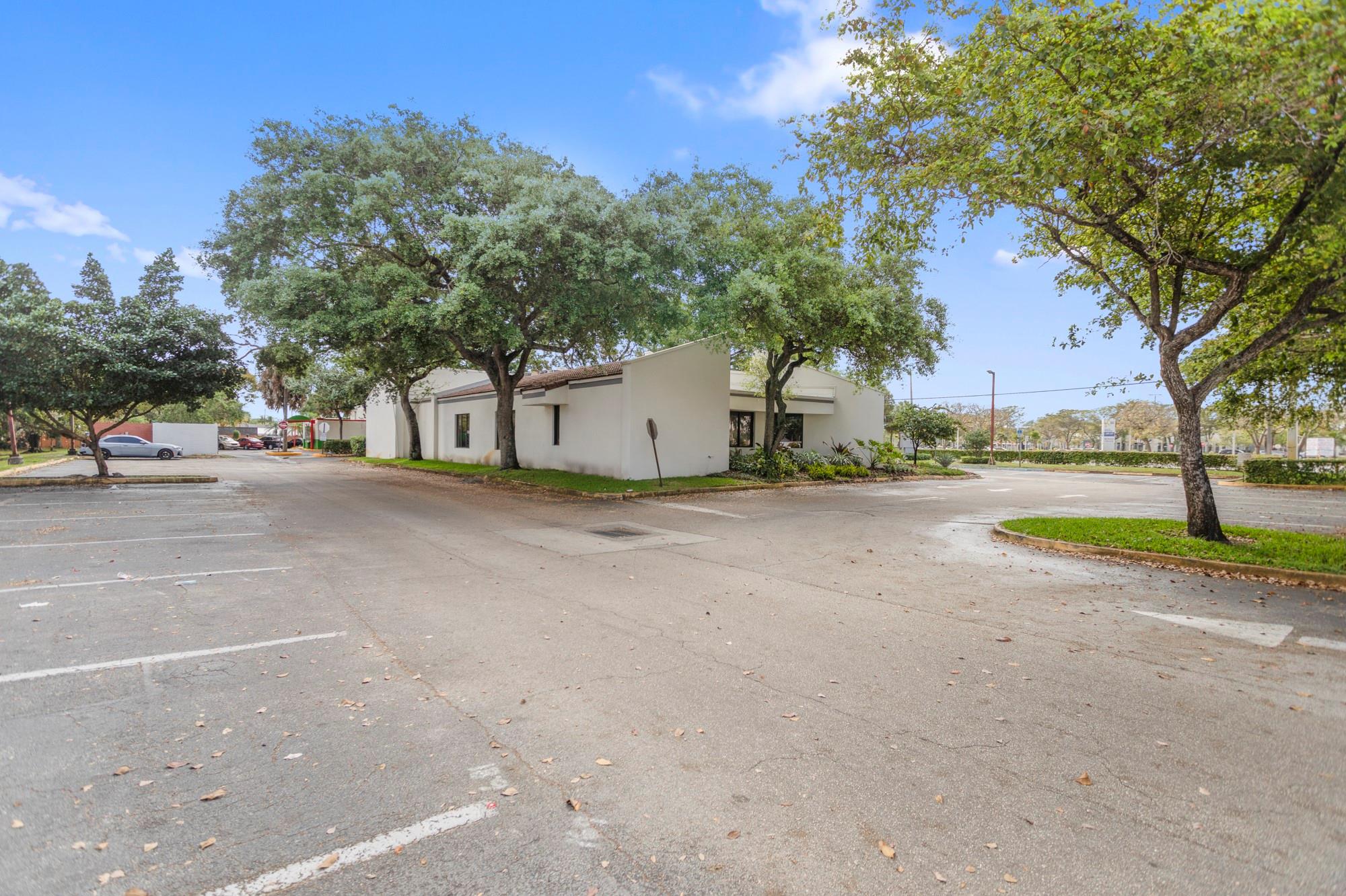 7351 Pines Blvd