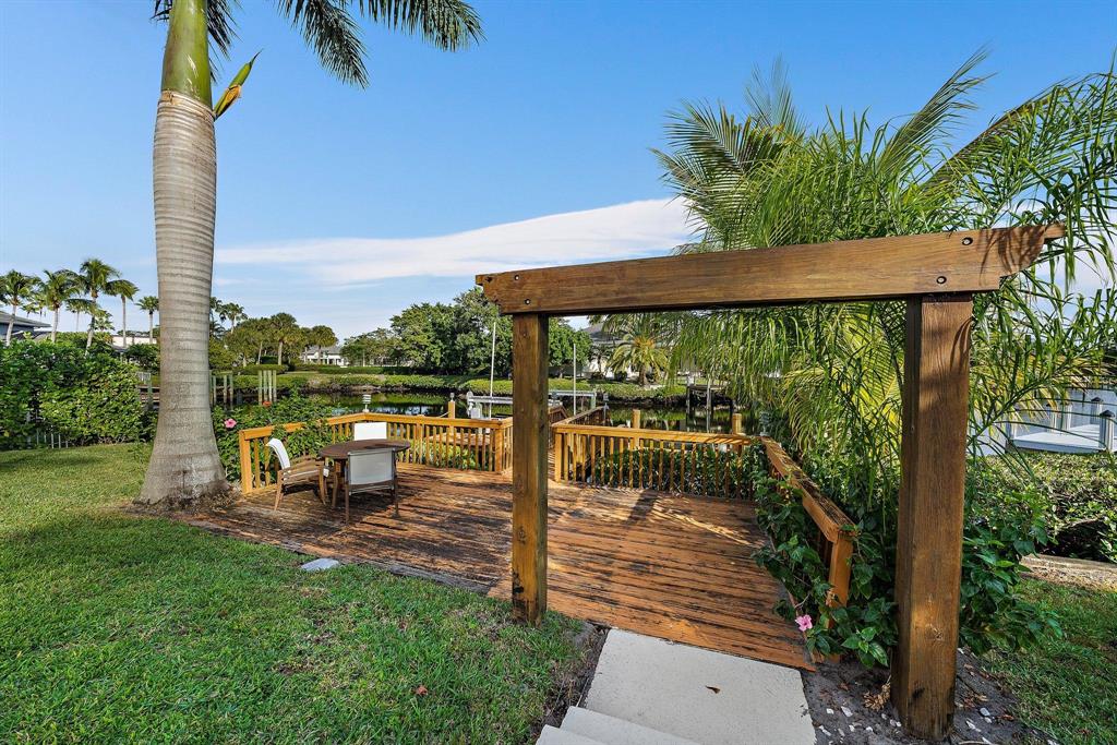 FRENCHMANS CREEK PAR B - Residential