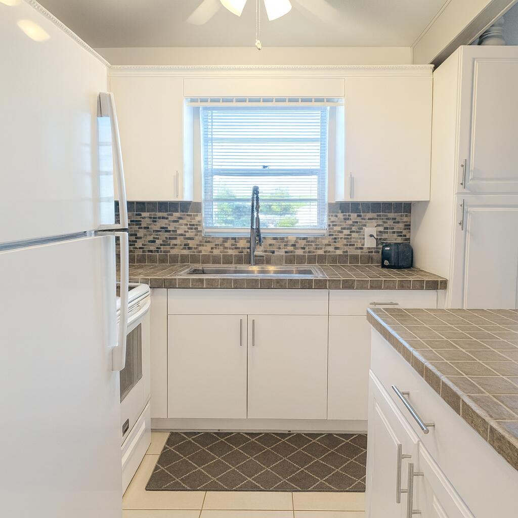 DORCHESTER CONDO - Residential