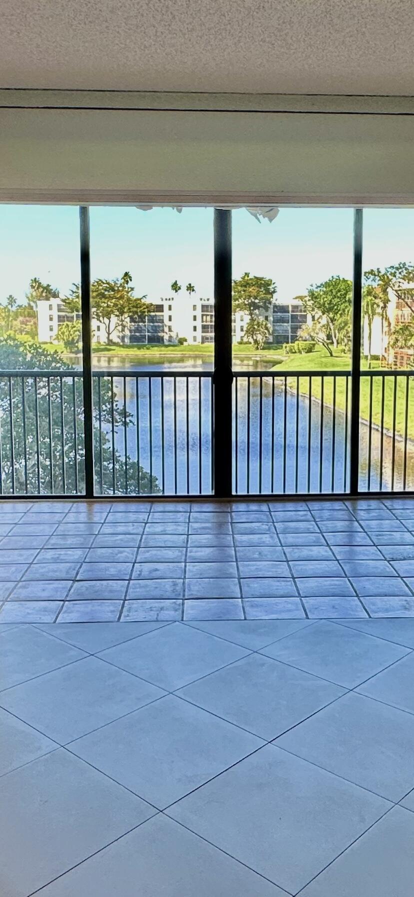 HUNTINGTON LAKES SEC ONE CONDOS - Residential