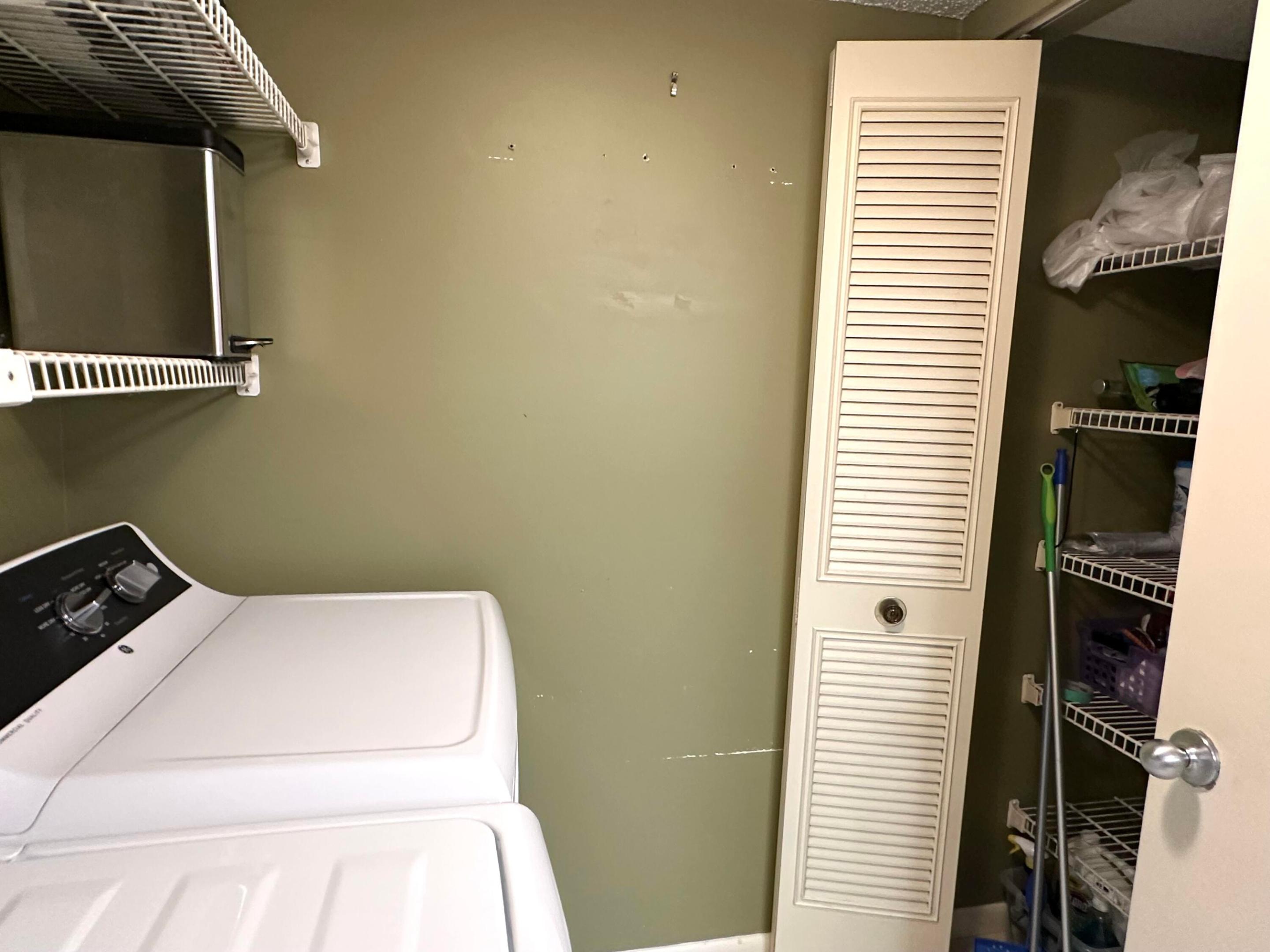 HUNTINGTON LAKES SEC ONE CONDOS - Residential