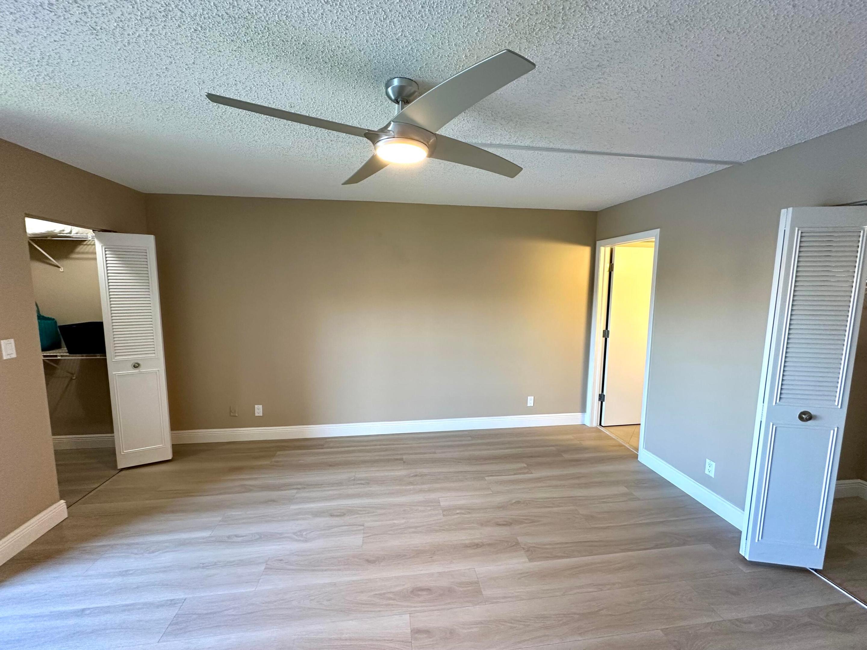 HUNTINGTON LAKES SEC ONE CONDOS - Residential