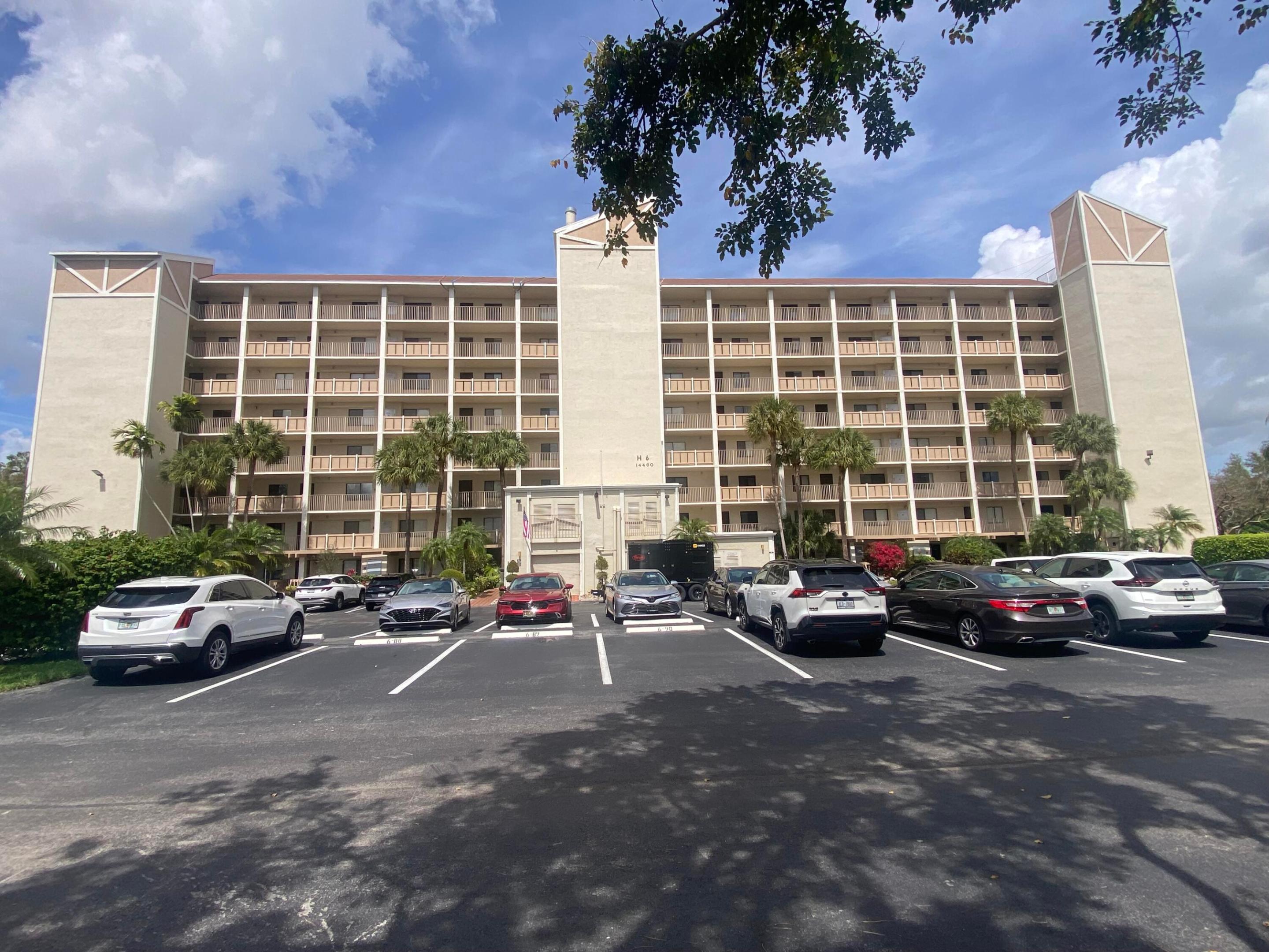 HUNTINGTON LAKES SEC ONE CONDOS - Residential