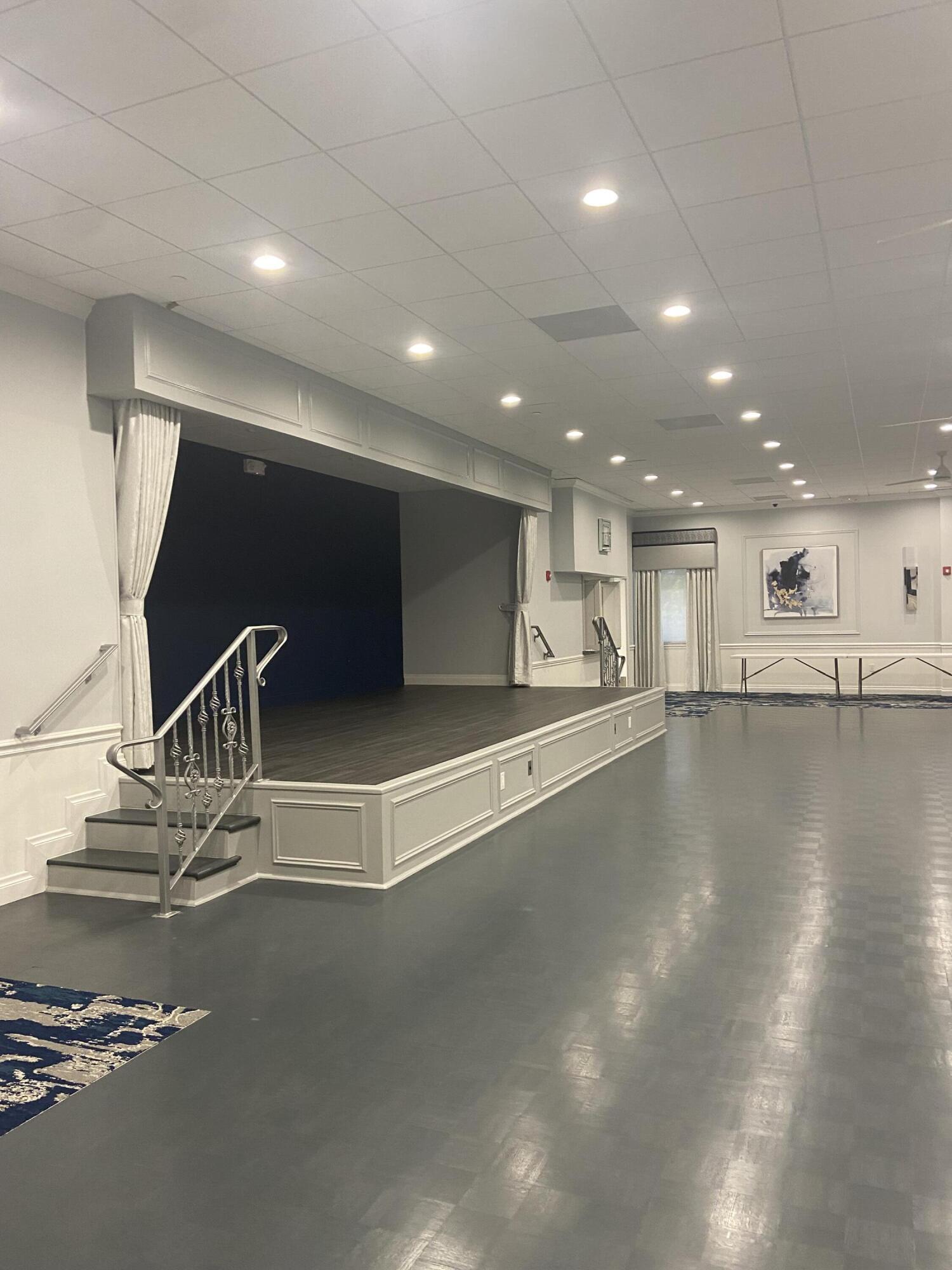 HUNTINGTON LAKES SEC ONE CONDOS - Residential