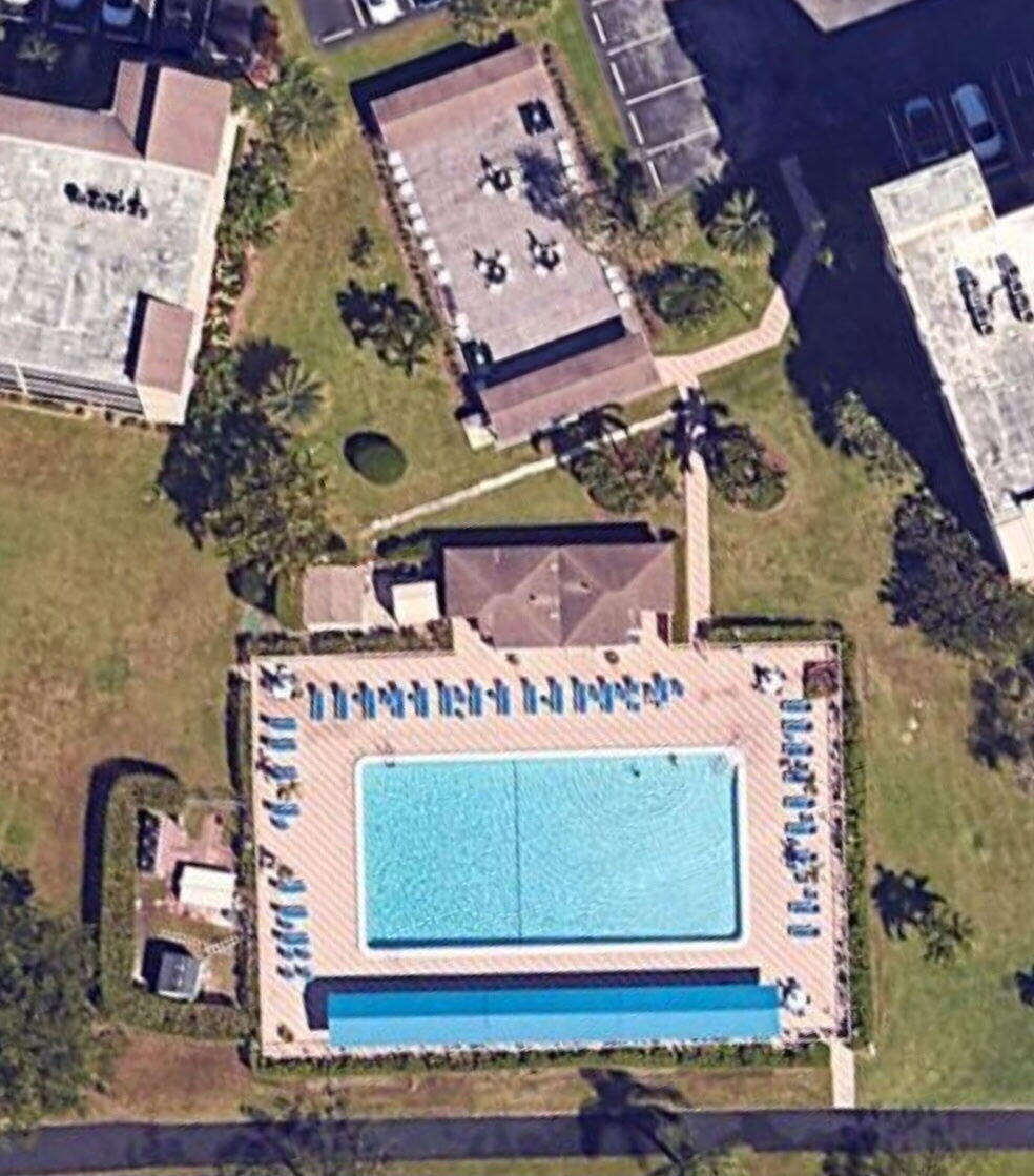 HUNTINGTON LAKES SEC ONE CONDOS - Residential