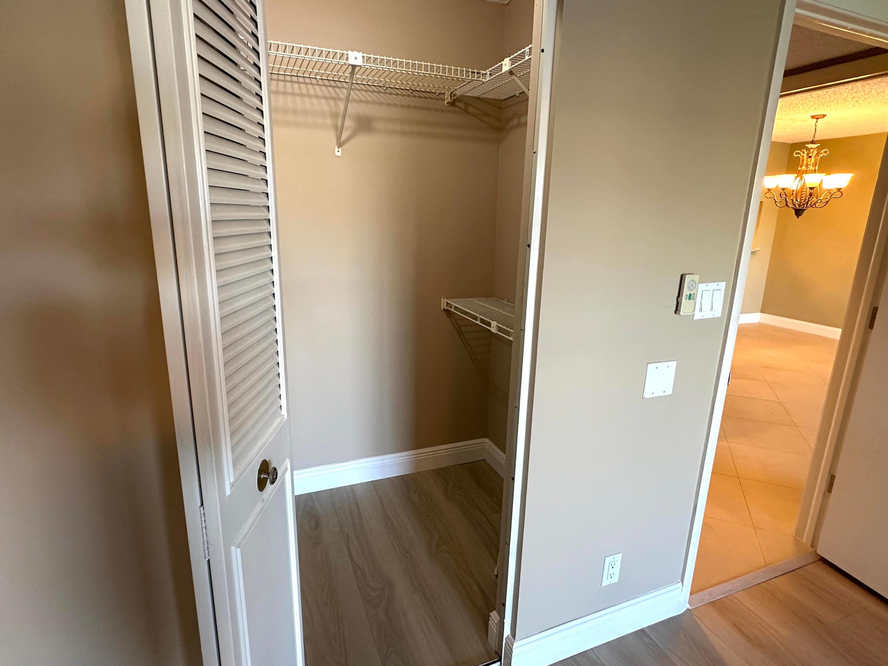 HUNTINGTON LAKES SEC ONE CONDOS - Residential