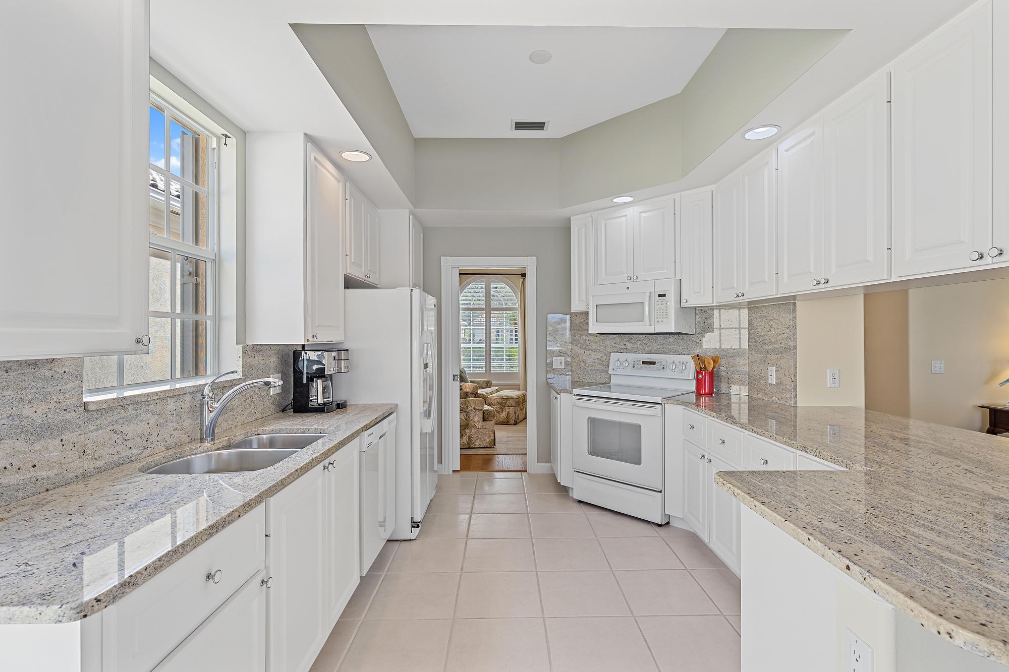 CARLETON OAKS - Residential