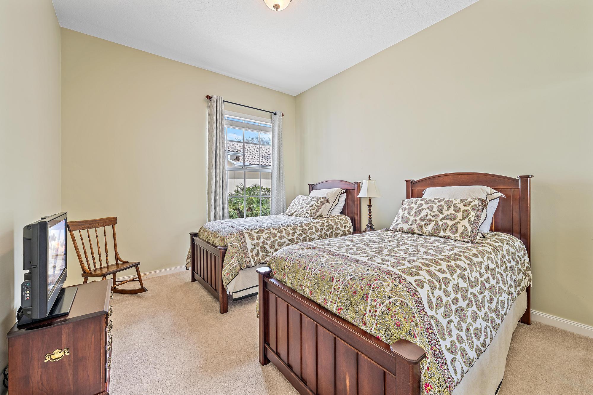 CARLETON OAKS - Residential