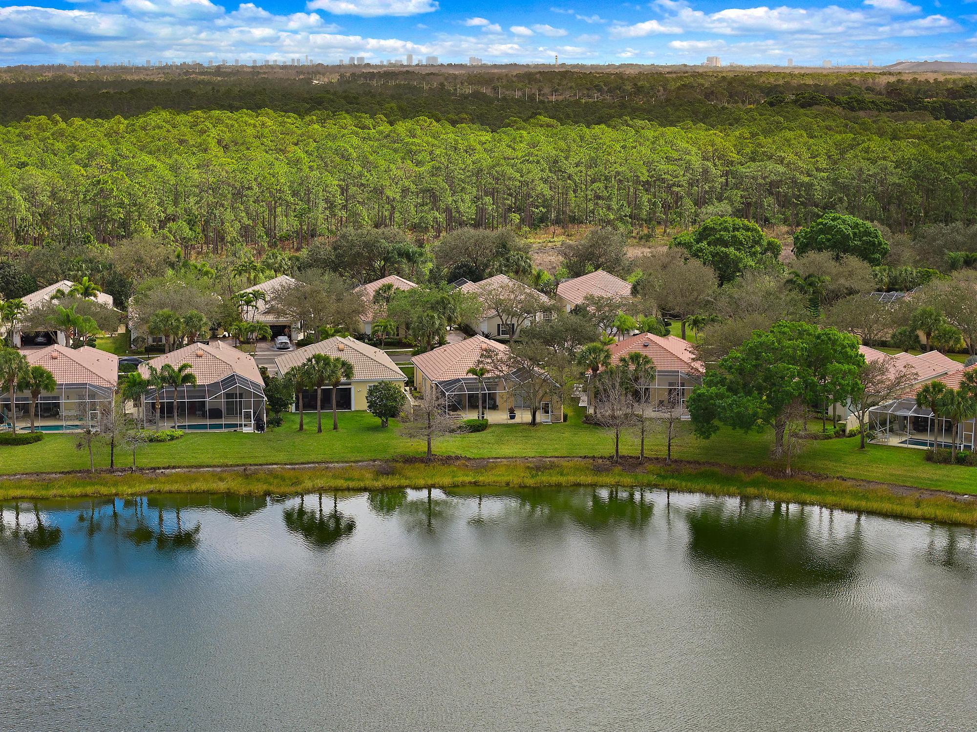 CARLETON OAKS - Residential