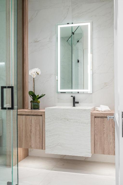 LE SANCTUAIRE CONDO - Residential