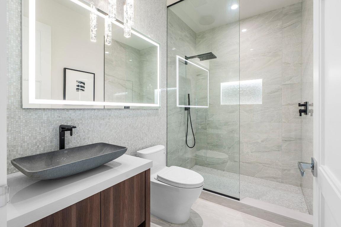 LE SANCTUAIRE CONDO - Residential