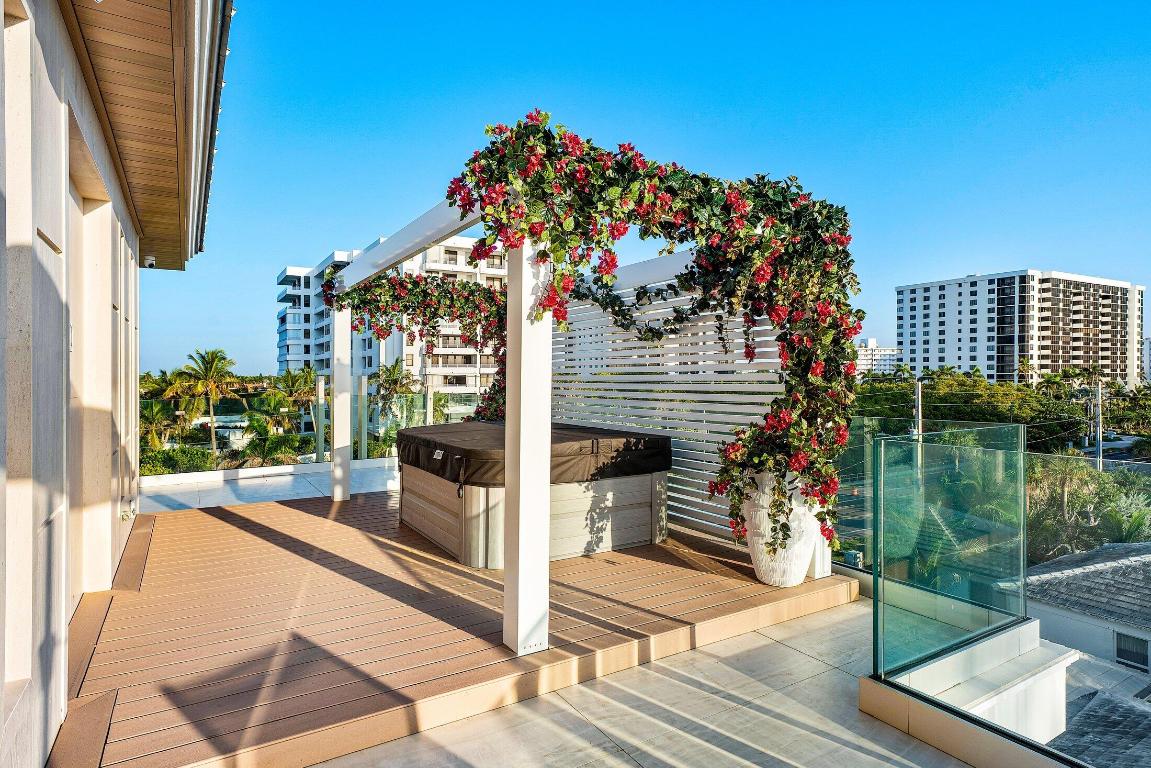 LE SANCTUAIRE CONDO - Residential