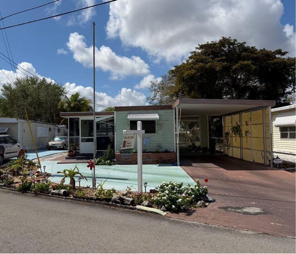 Photo of 1865 SW 87th Terrace, Davie, FL 33324 (MLS # F10540119)