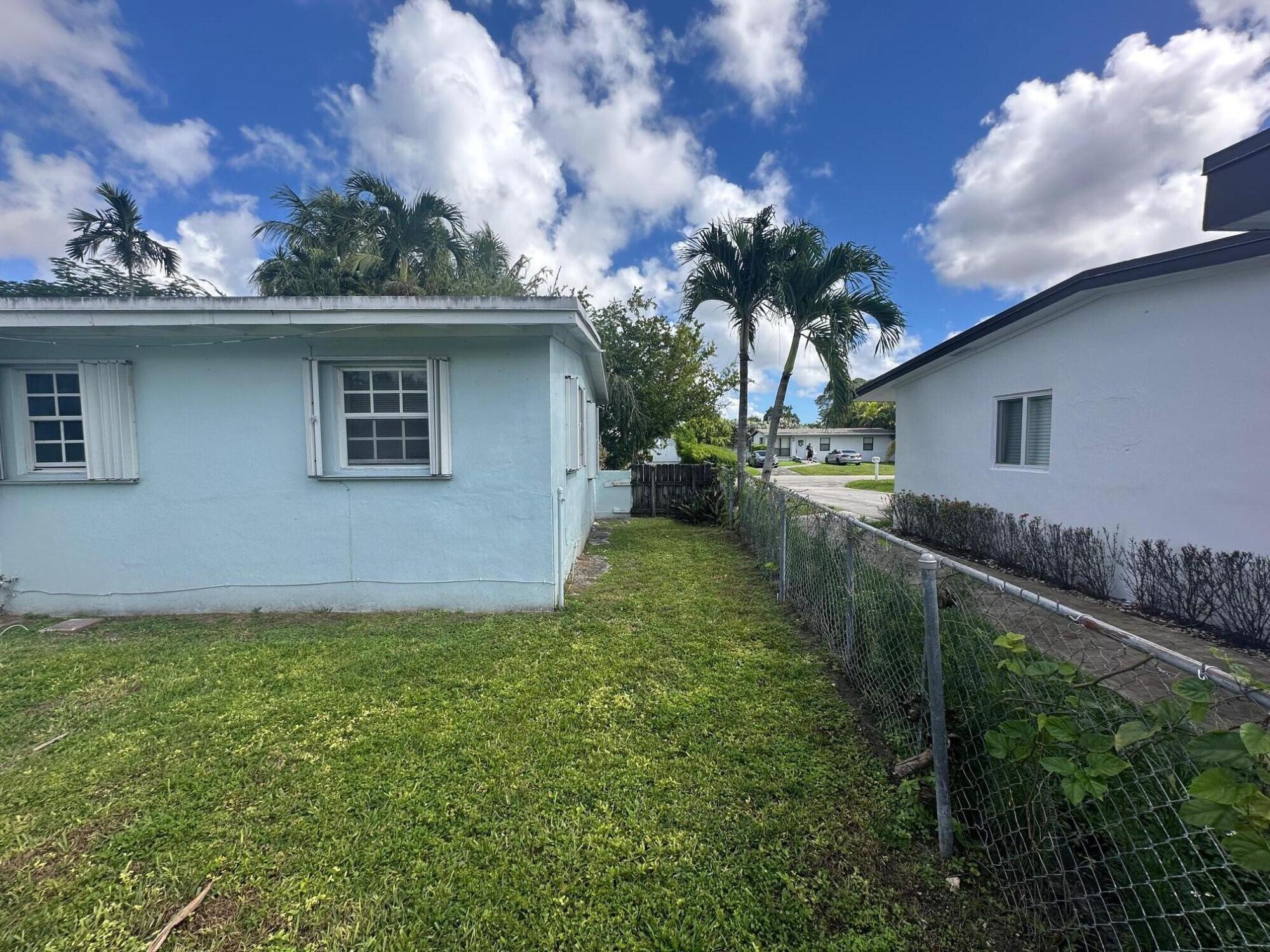 TROPICAL GARDENS ESTATES - Residential