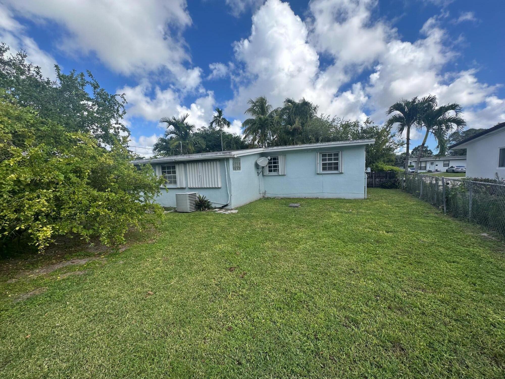 TROPICAL GARDENS ESTATES - Residential