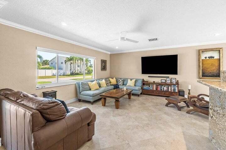 LAKE FLORESTA PARK - Residential Lease