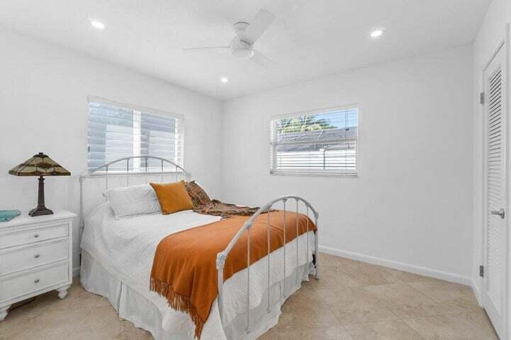 LAKE FLORESTA PARK - Residential Lease