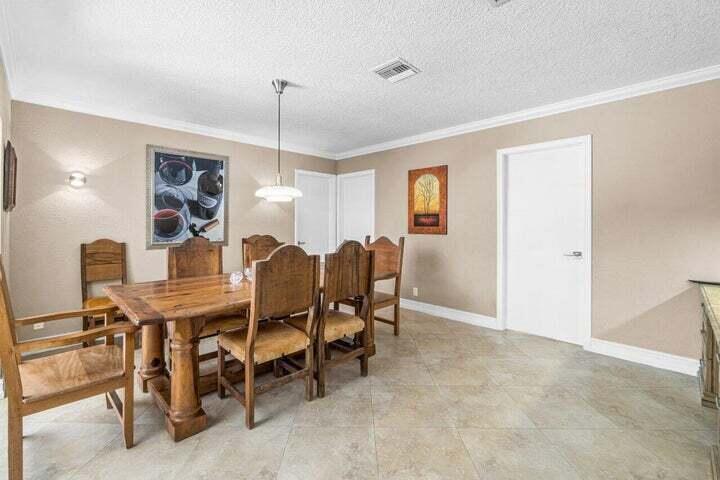 LAKE FLORESTA PARK - Residential Lease