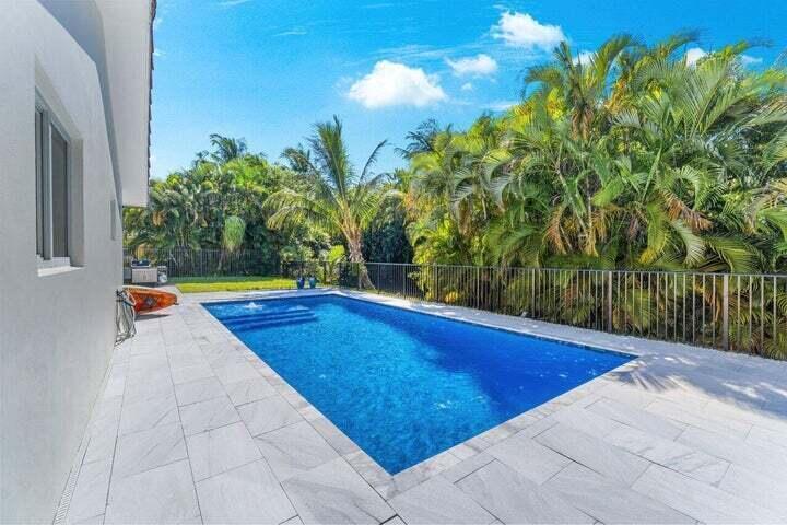 LAKE FLORESTA PARK - Residential Lease