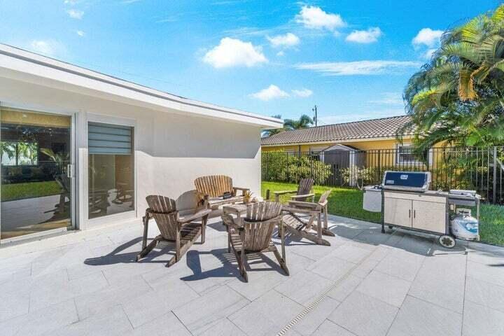 LAKE FLORESTA PARK - Residential Lease