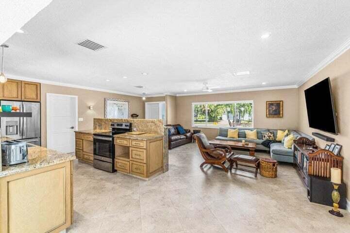 LAKE FLORESTA PARK - Residential Lease