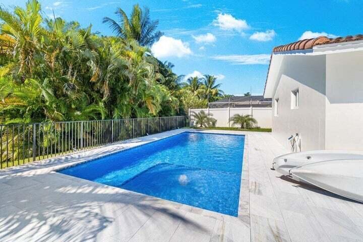 LAKE FLORESTA PARK - Residential Lease