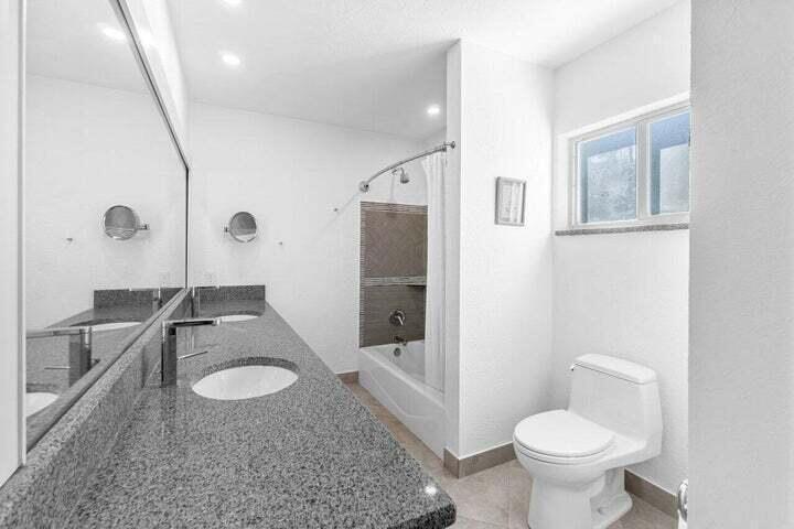 LAKE FLORESTA PARK - Residential Lease