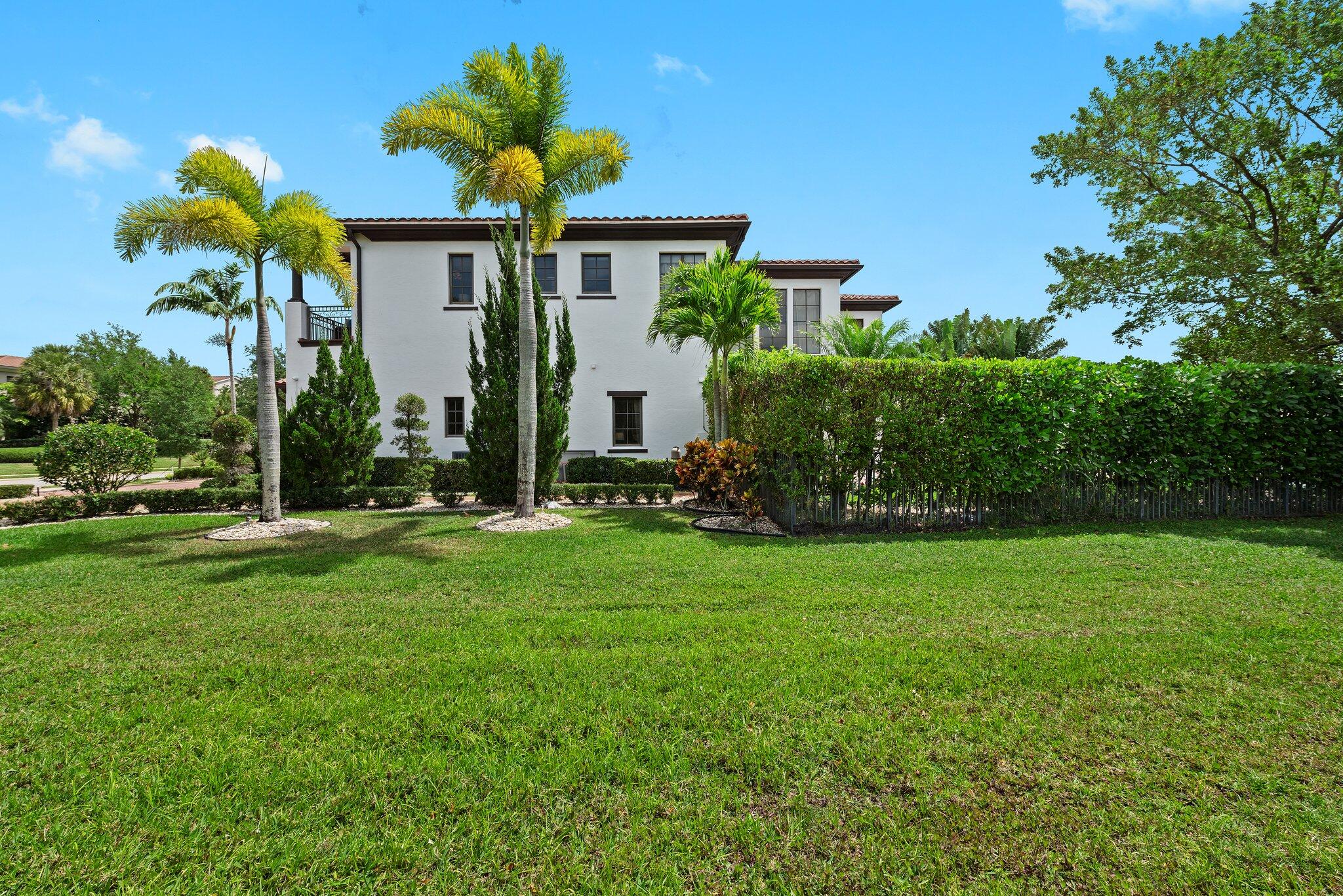 PARKLAND GOLF AND COUNTRY CLUB - Residential