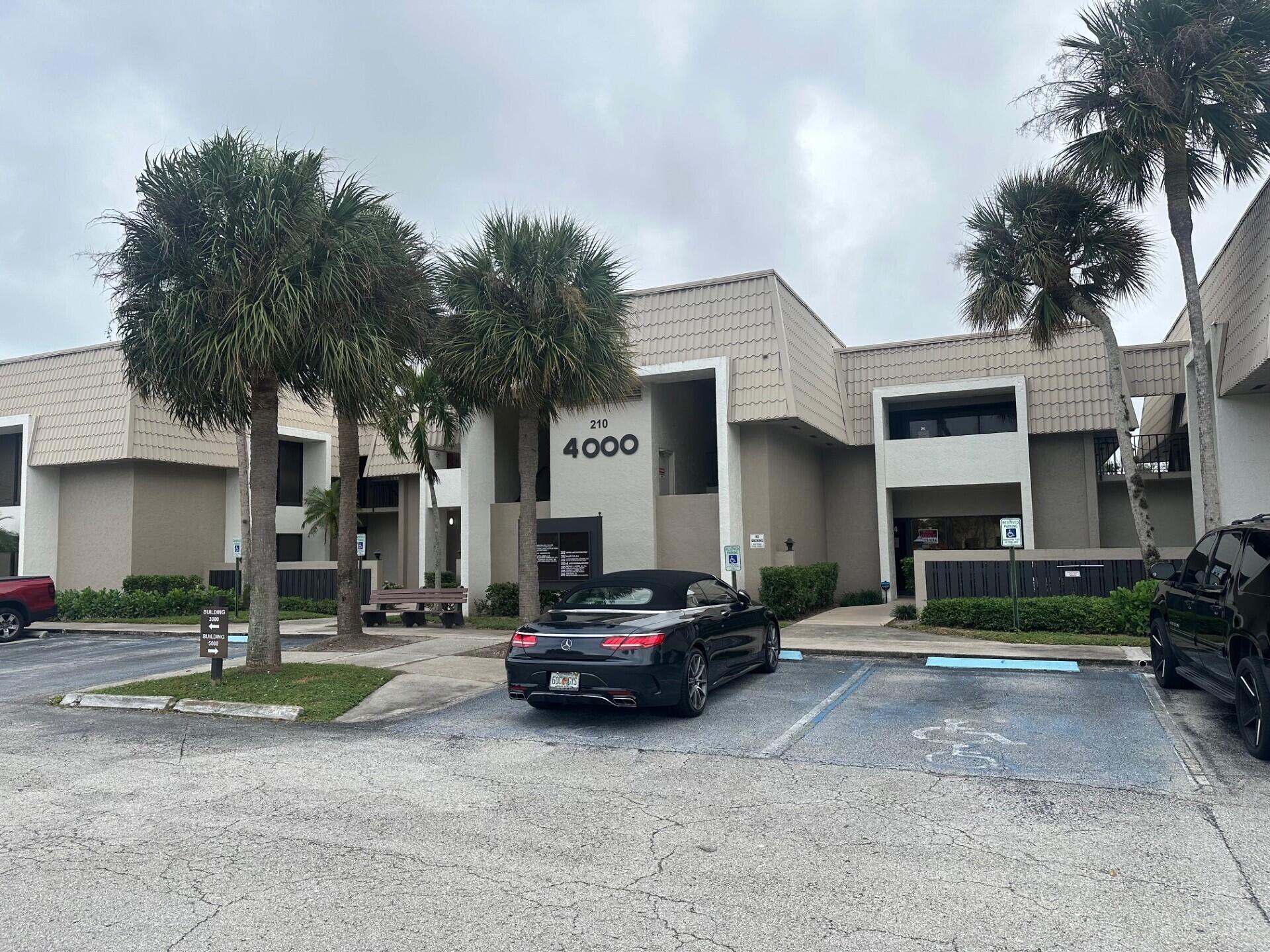 210 Jupiter Lakes Boulevard E E-300-400