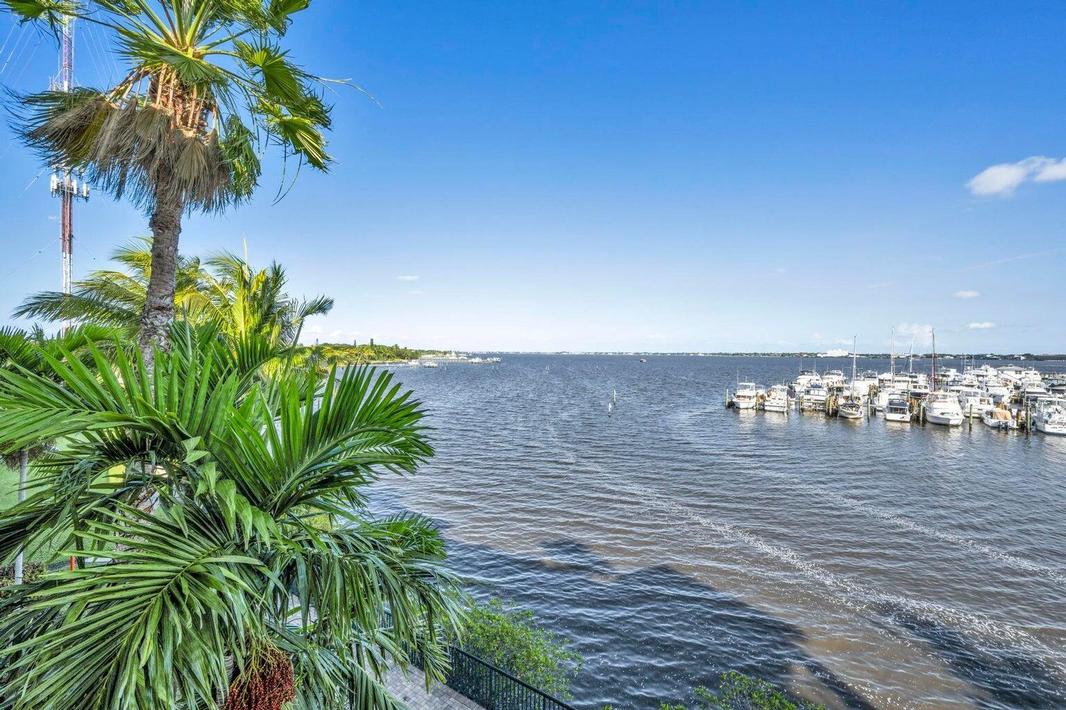 Beautiful Waterfront Condo in Harborage! 2 bedroom 2 full bath with split floorplan. Gorgeous views from the open balcony! Building is right by the community pool and just steps away from the Tidehouse Restaurant! Close to downtown Stuart, shopping and the beautiful local beaches!