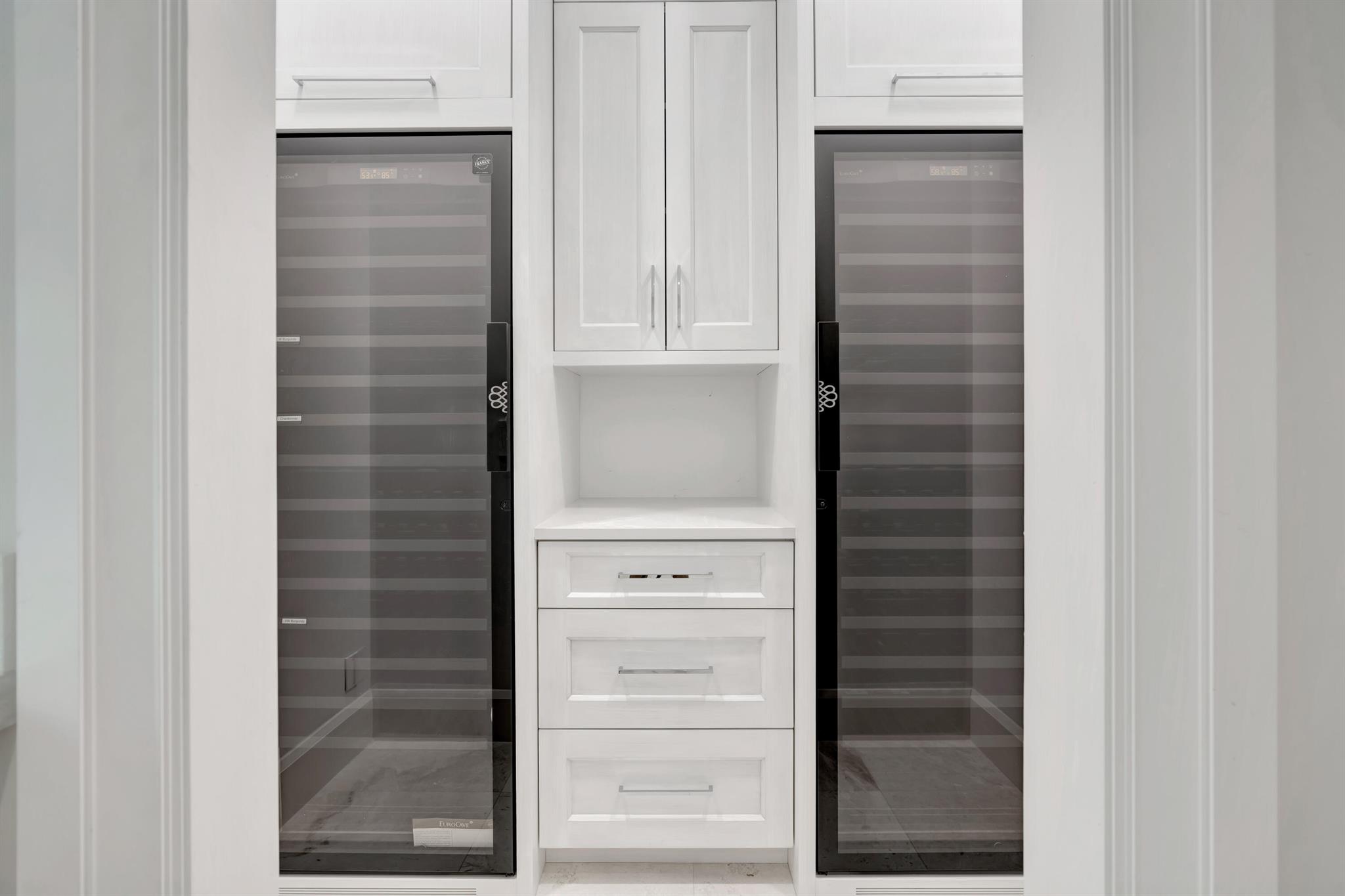 ADMIRALS COVE - Residential