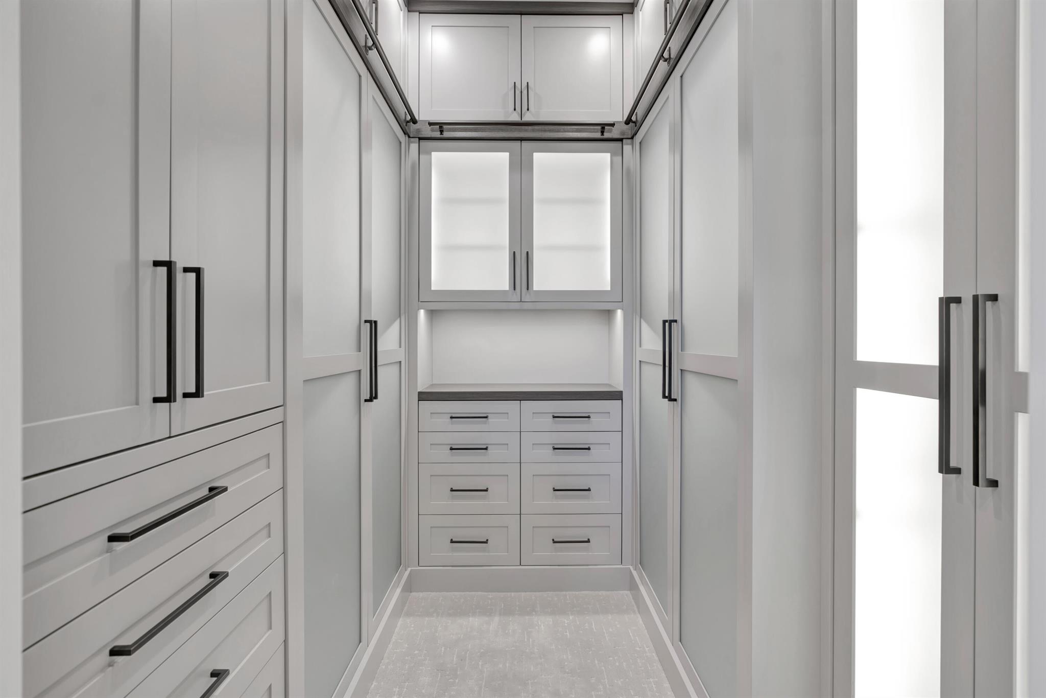 ADMIRALS COVE - Residential