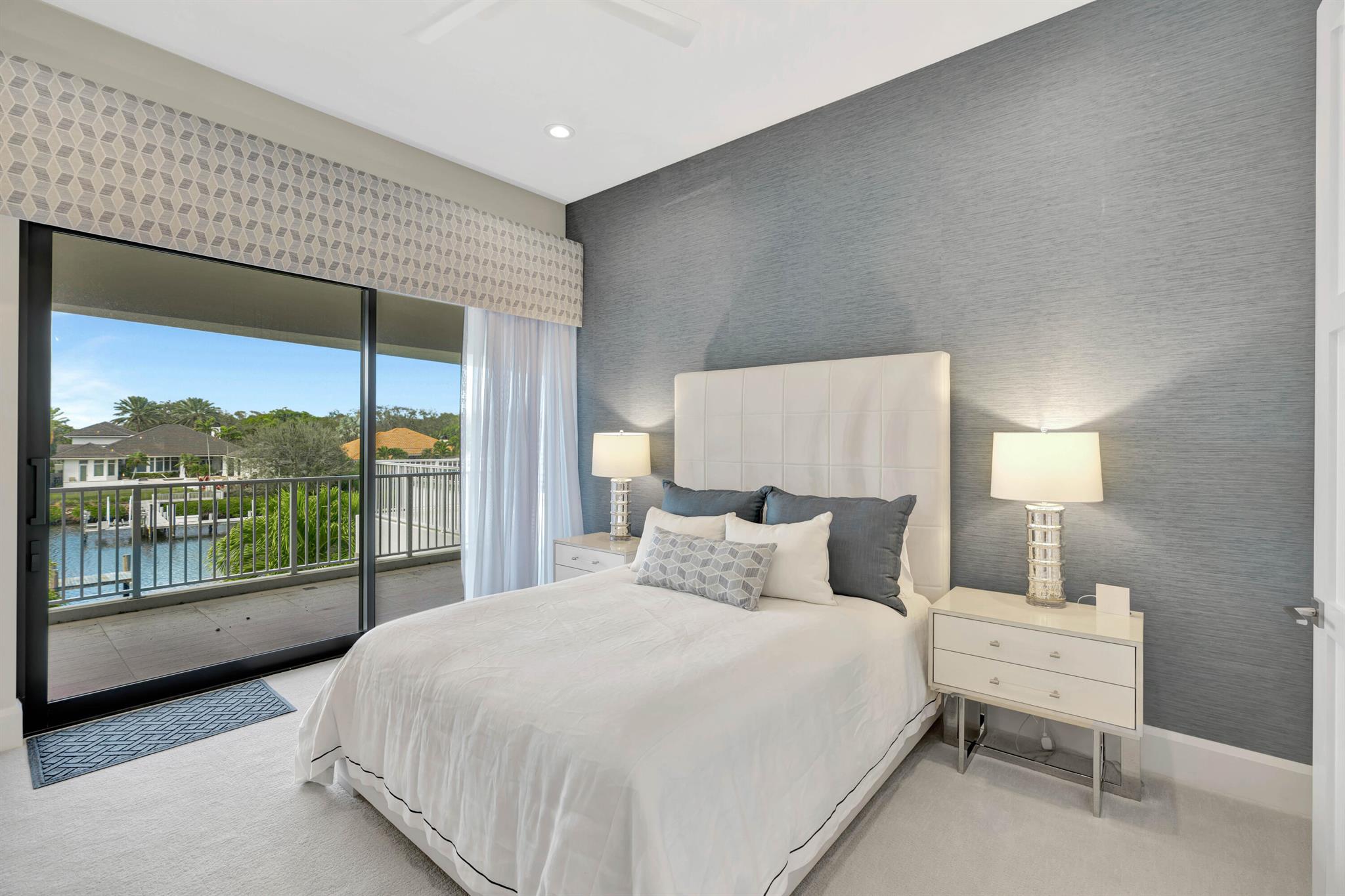 ADMIRALS COVE - Residential