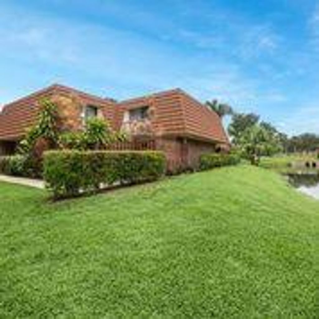 Photo of 825 Center Street #5b, Jupiter, FL 33458 (MLS # R10724719)