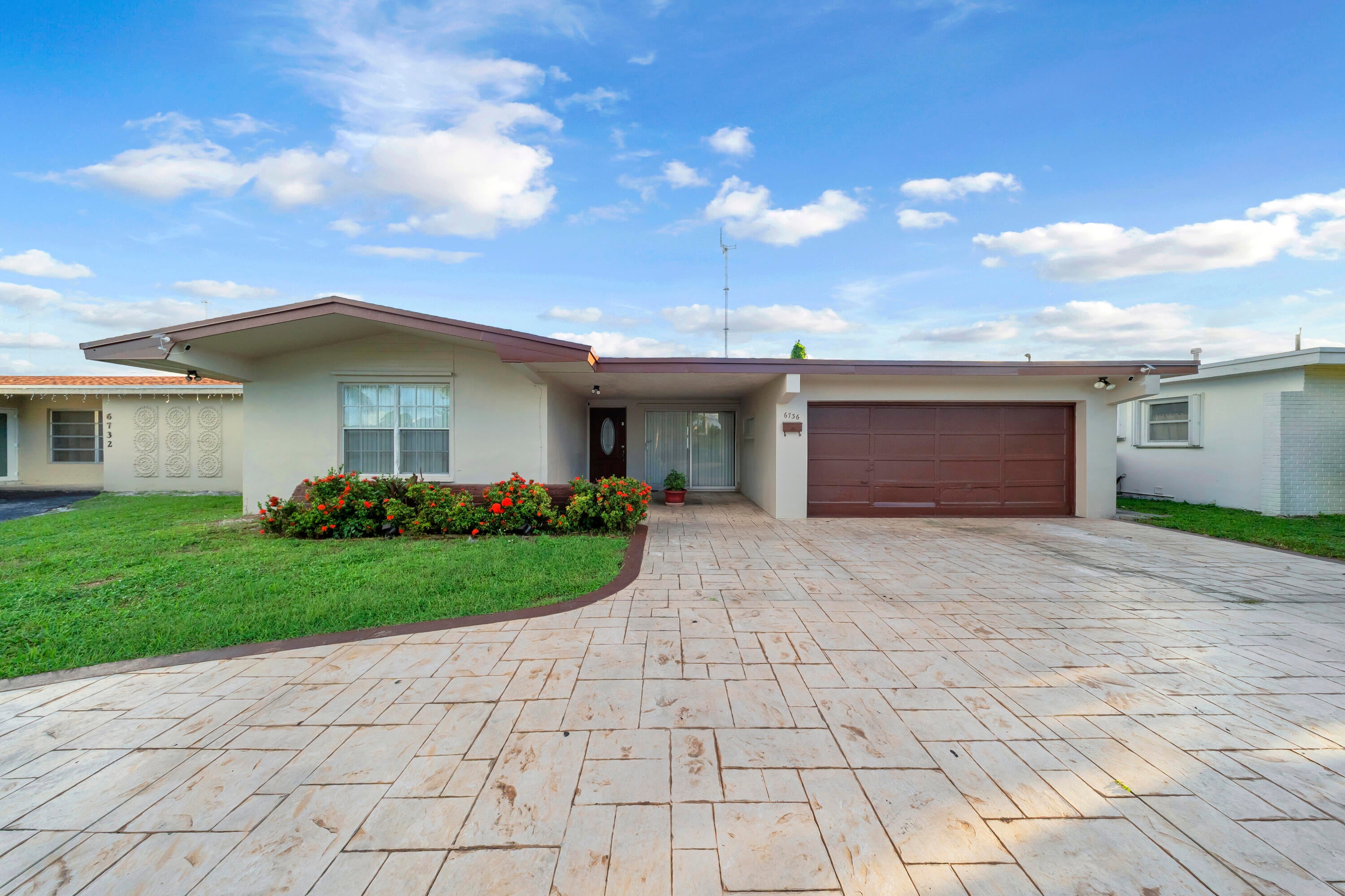 6736 PANSY Drive