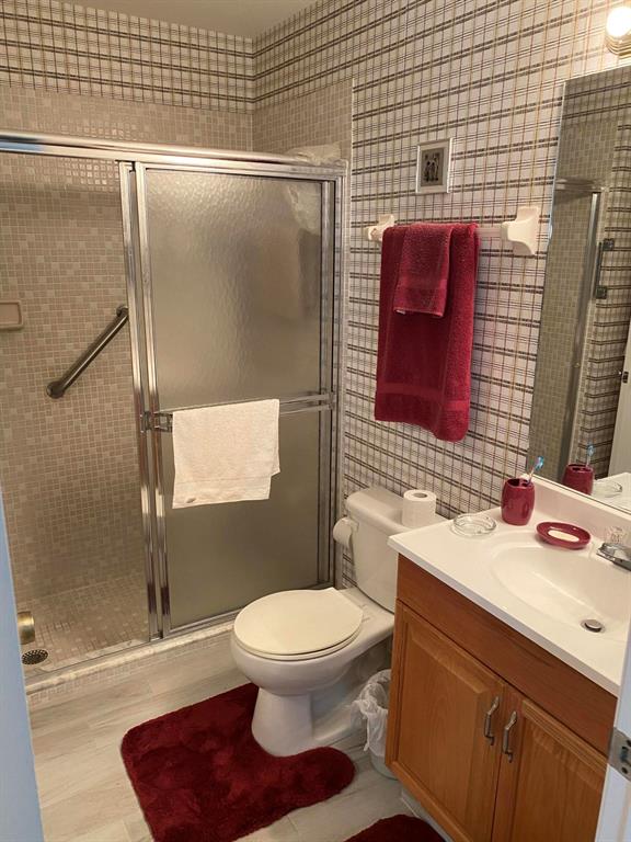 THE GROVE CONDOMINIUM SECTION 1 - Residential