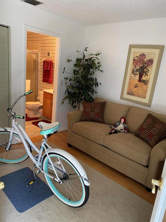 THE GROVE CONDOMINIUM SECTION 1 - Residential