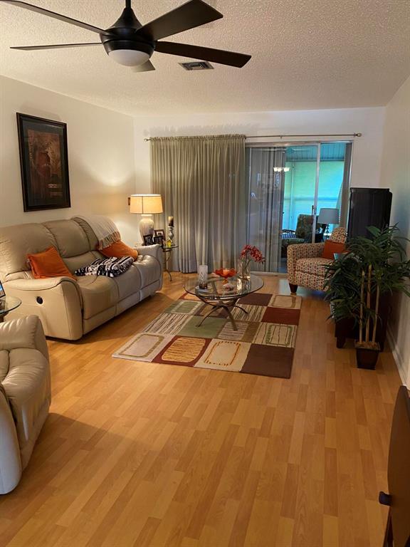 THE GROVE CONDOMINIUM SECTION 1 - Residential