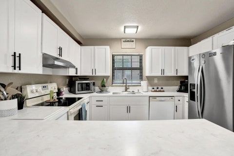 Tiny photo for 178 NW 115th Terrace, Plantation, FL 33325 (MLS # B26086182)