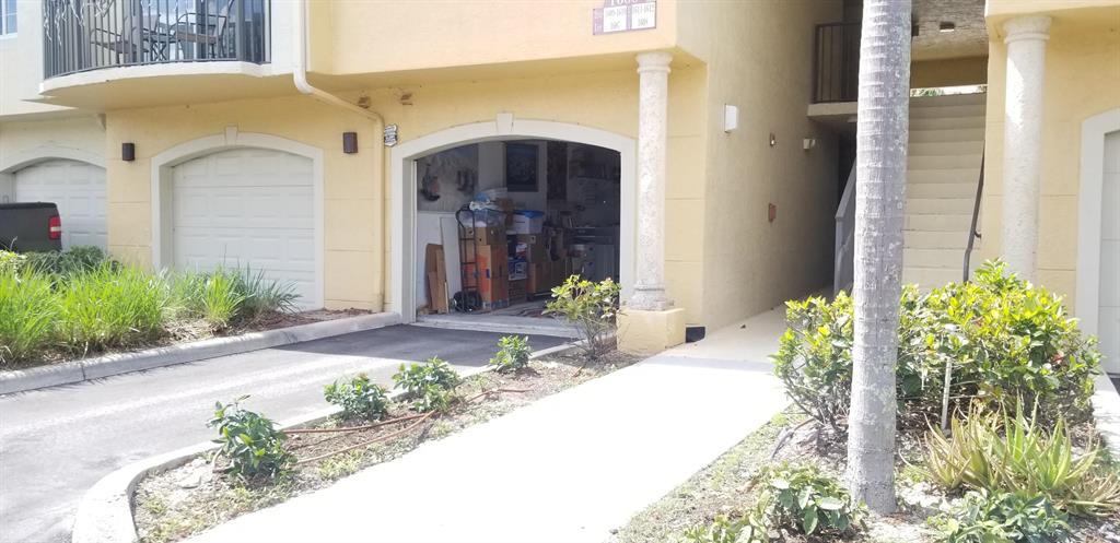 GRAND VIEW AT CRESTWOOD CONDO - Residential