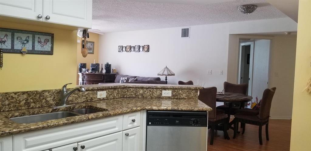 GRAND VIEW AT CRESTWOOD CONDO - Residential