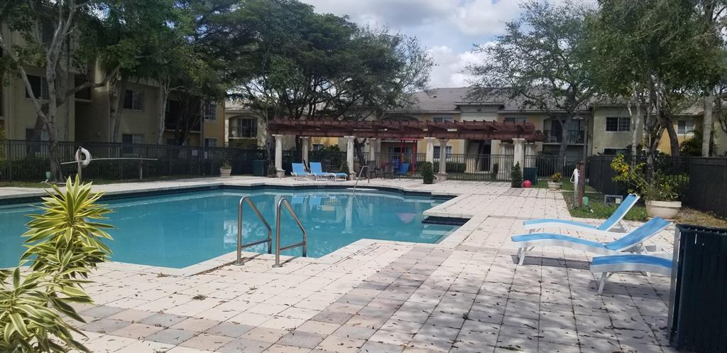 GRAND VIEW AT CRESTWOOD CONDO - Residential