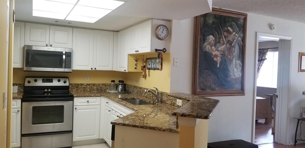 GRAND VIEW AT CRESTWOOD CONDO - Residential