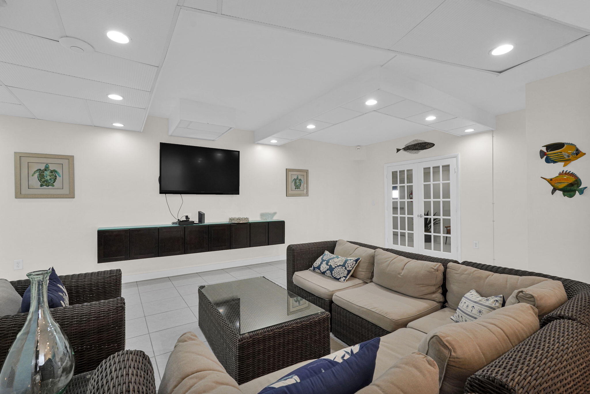 WELLINGTON TOWERS CONDO - Residential