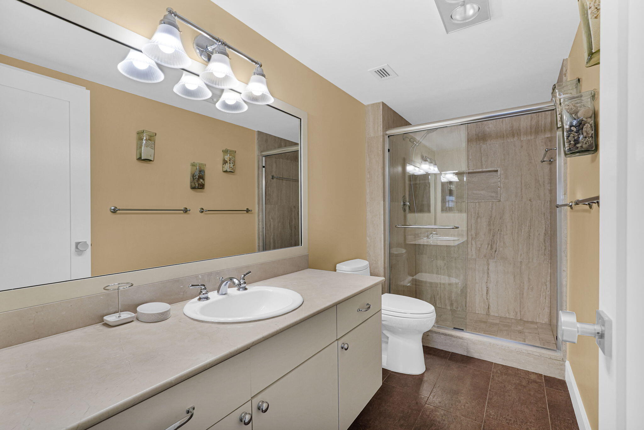 WELLINGTON TOWERS CONDO - Residential