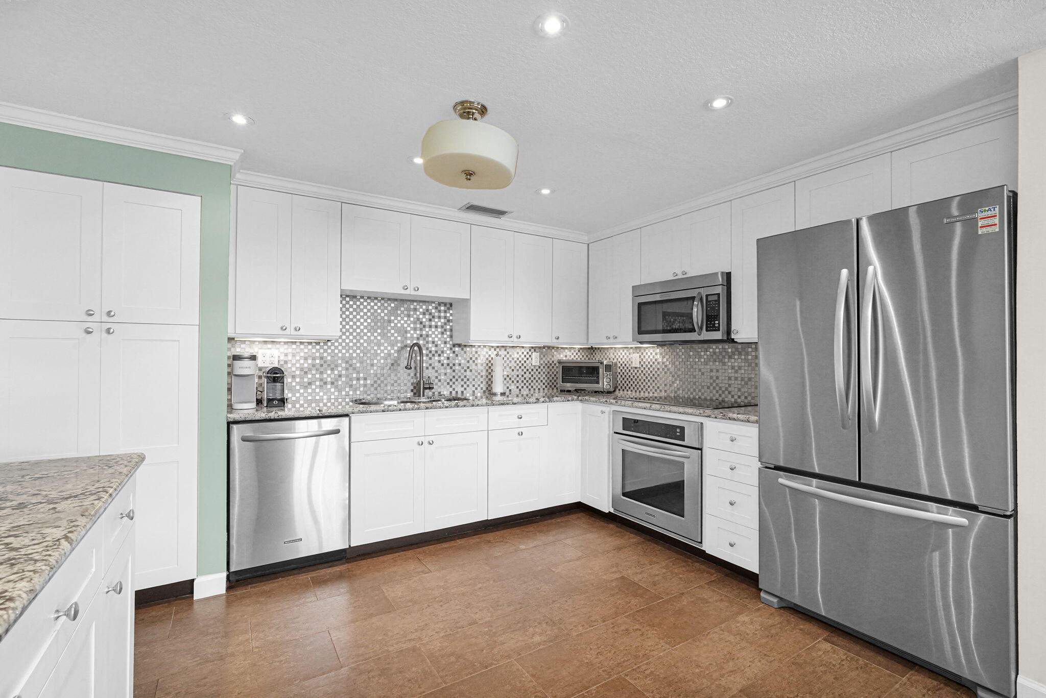 WELLINGTON TOWERS CONDO - Residential