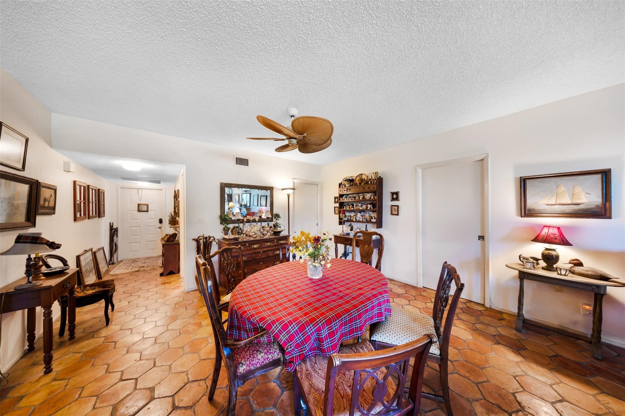 3930 Oaks Clubhouse Drive 105