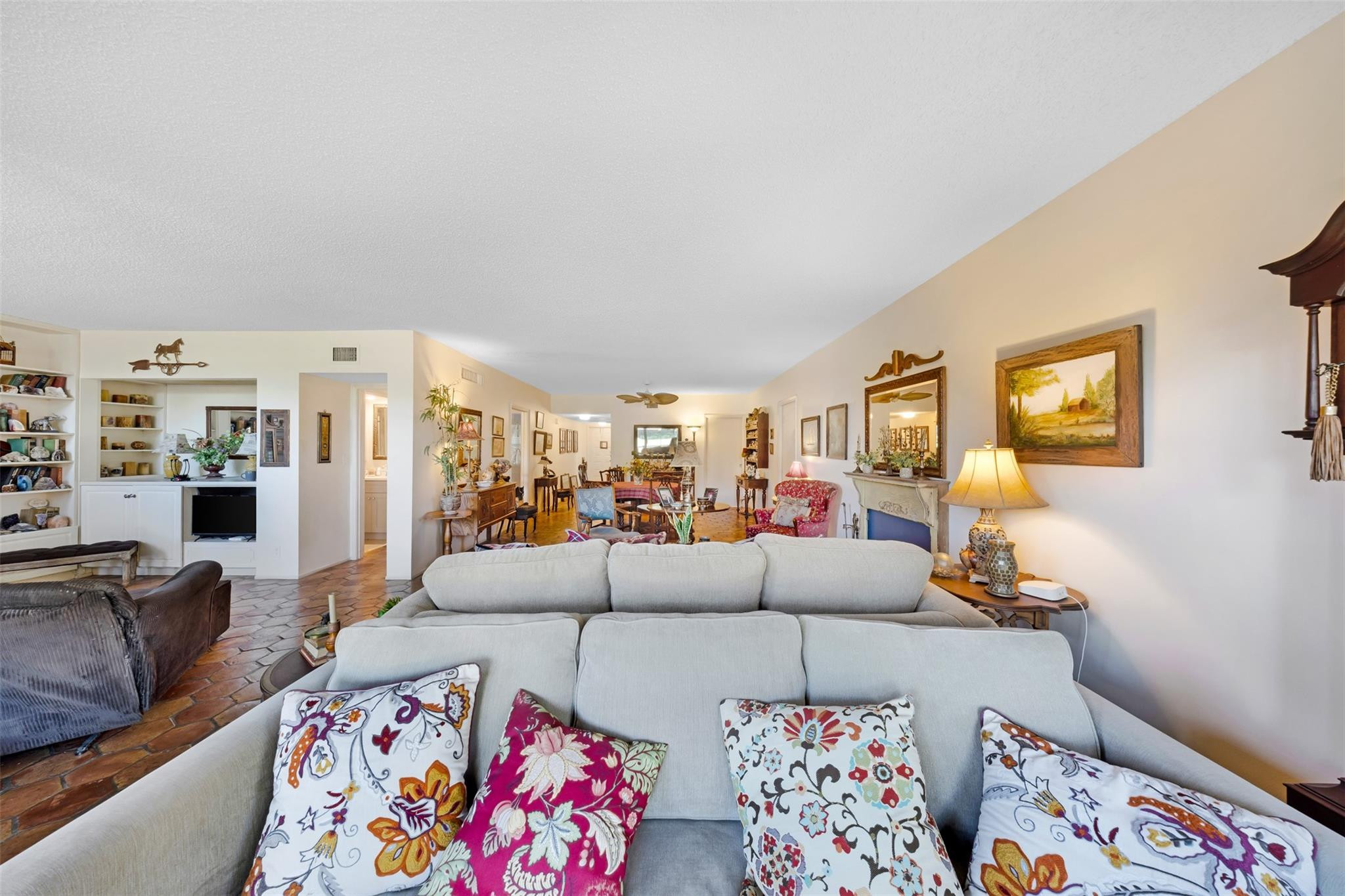 3930 Oaks Clubhouse Drive 105