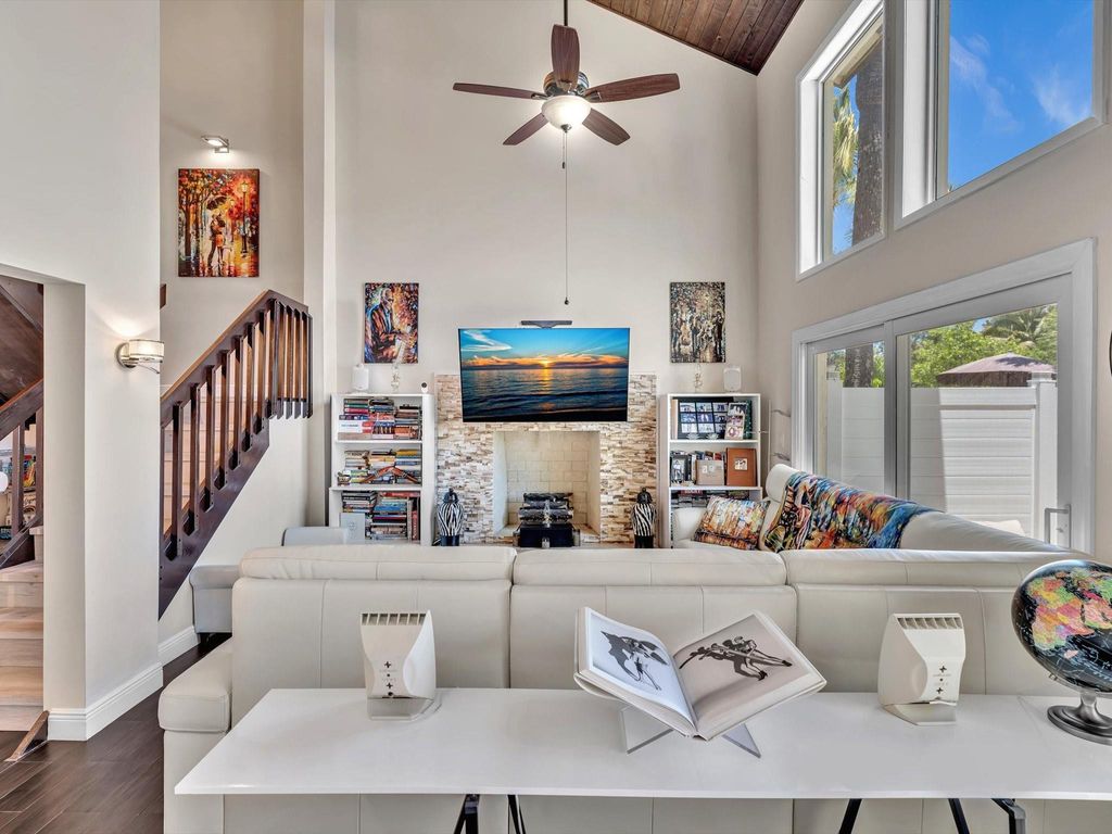 Photo of 3432 NE 16th Avenue, Oakland Park, FL 33334 (MLS # B26020955)